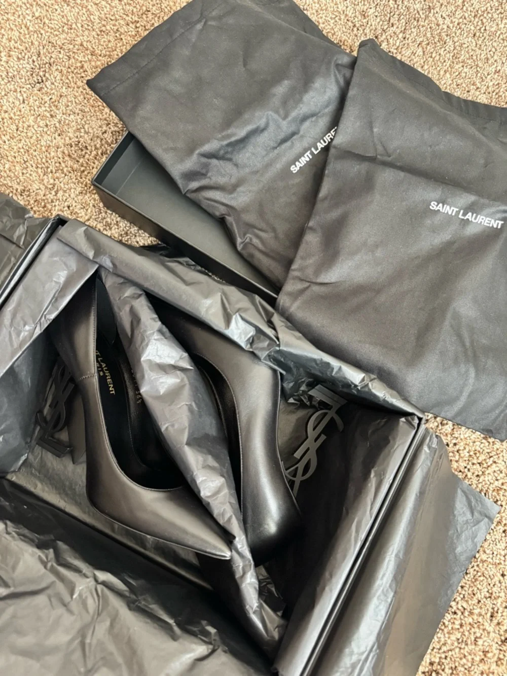 Saint Laurent Black Leather Logo-Detail Pointed Pumps - Picture 2 of 10